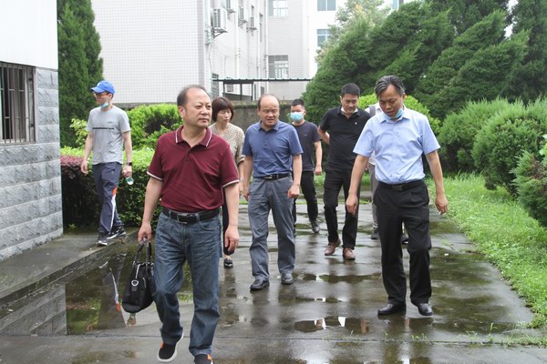 张院长调研指导11.JPG